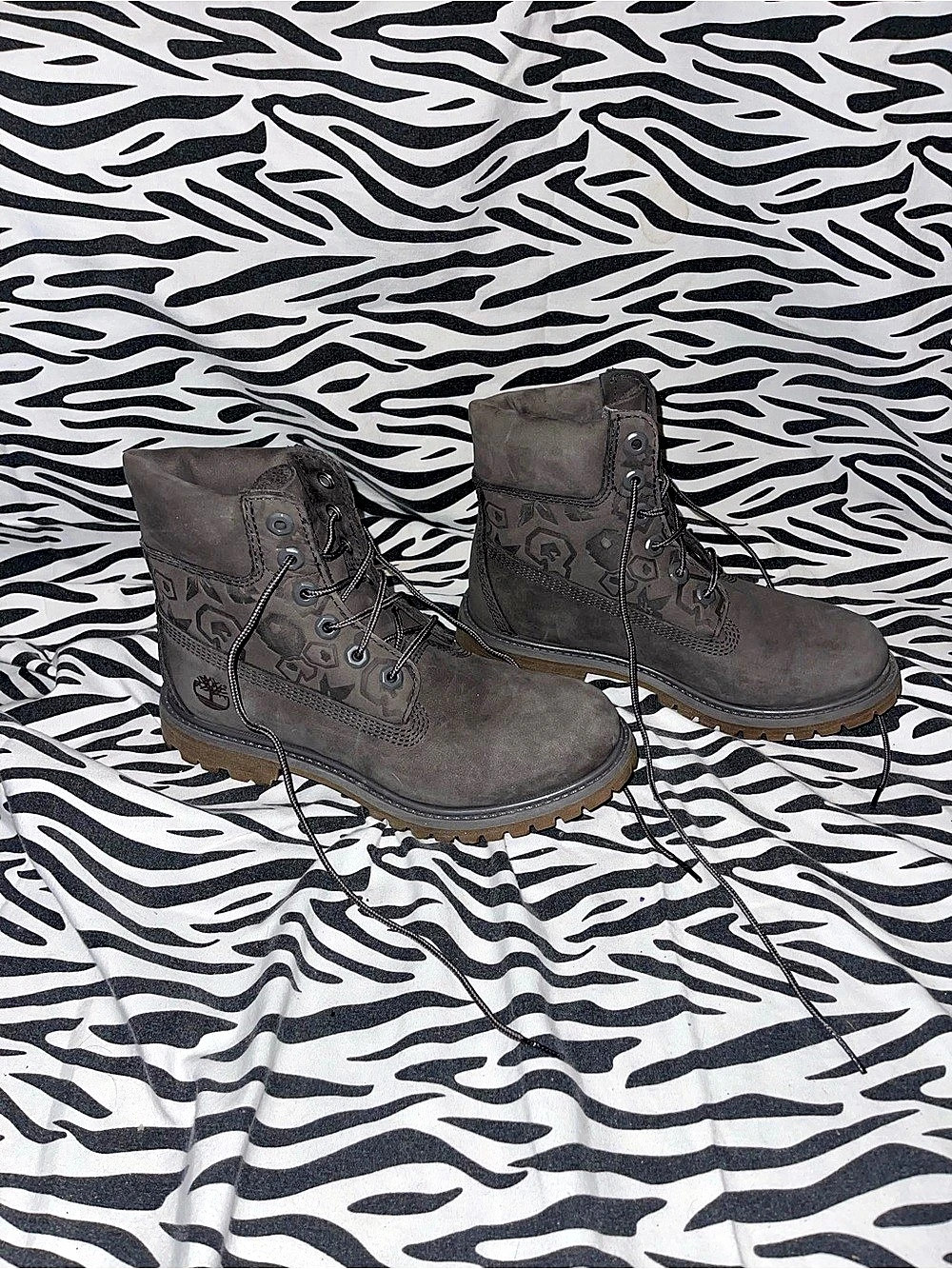 Grey Floral Timberland Women's 6-Inch Heritage Waterproof Boots SZ6.5